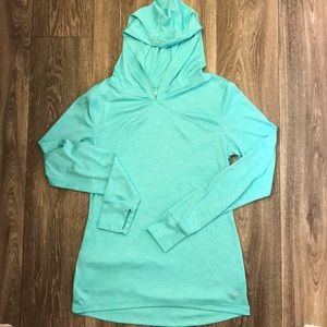 Old Navy go-dry semi-fitted top & Champion top